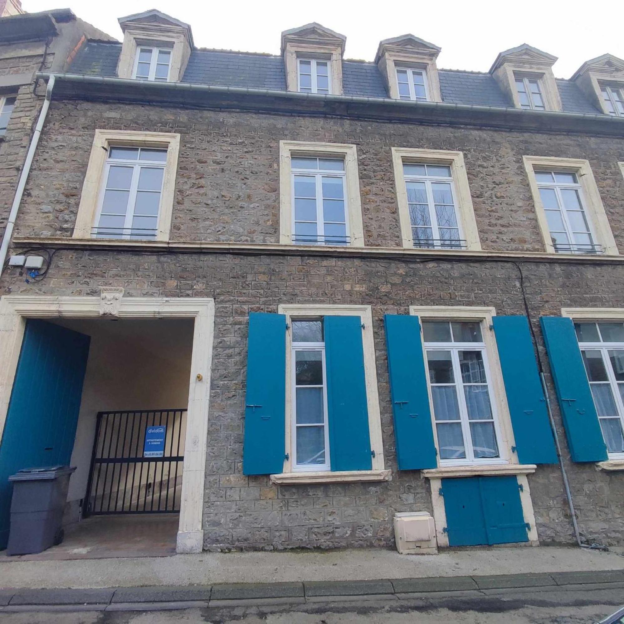 Vue Basilique, Au Coeur De La Vieille Ville Boulogne-sur-Mer Exterior photo